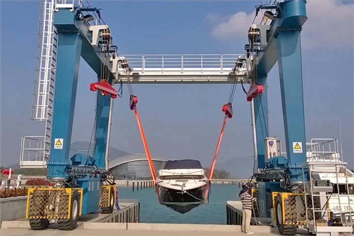 Mobile Boat Hoist (3)